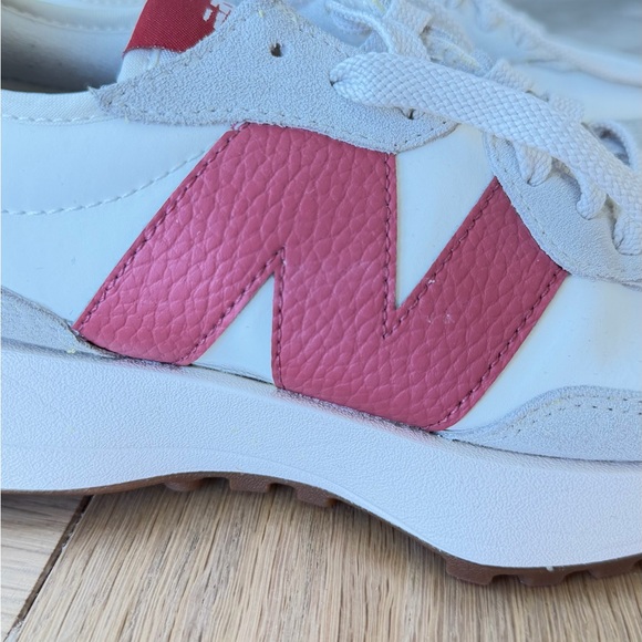 New Balance Women’s 327 Sneakers - Picture 3 of 5